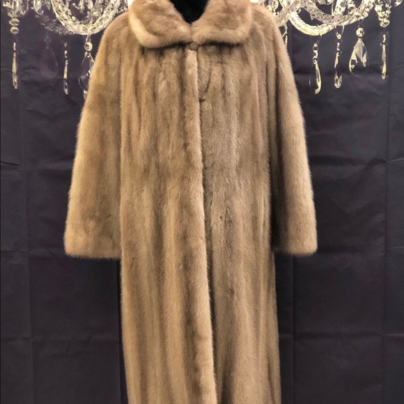 Women’s Coat - Picture 2 of 5